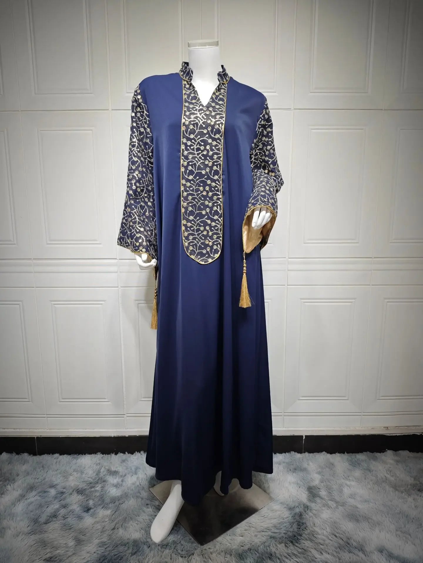 A beautifully crafted Muslim women Moroccan kaftan featuring a relaxed silhouette and elegant detailing for Eid and everyday wear