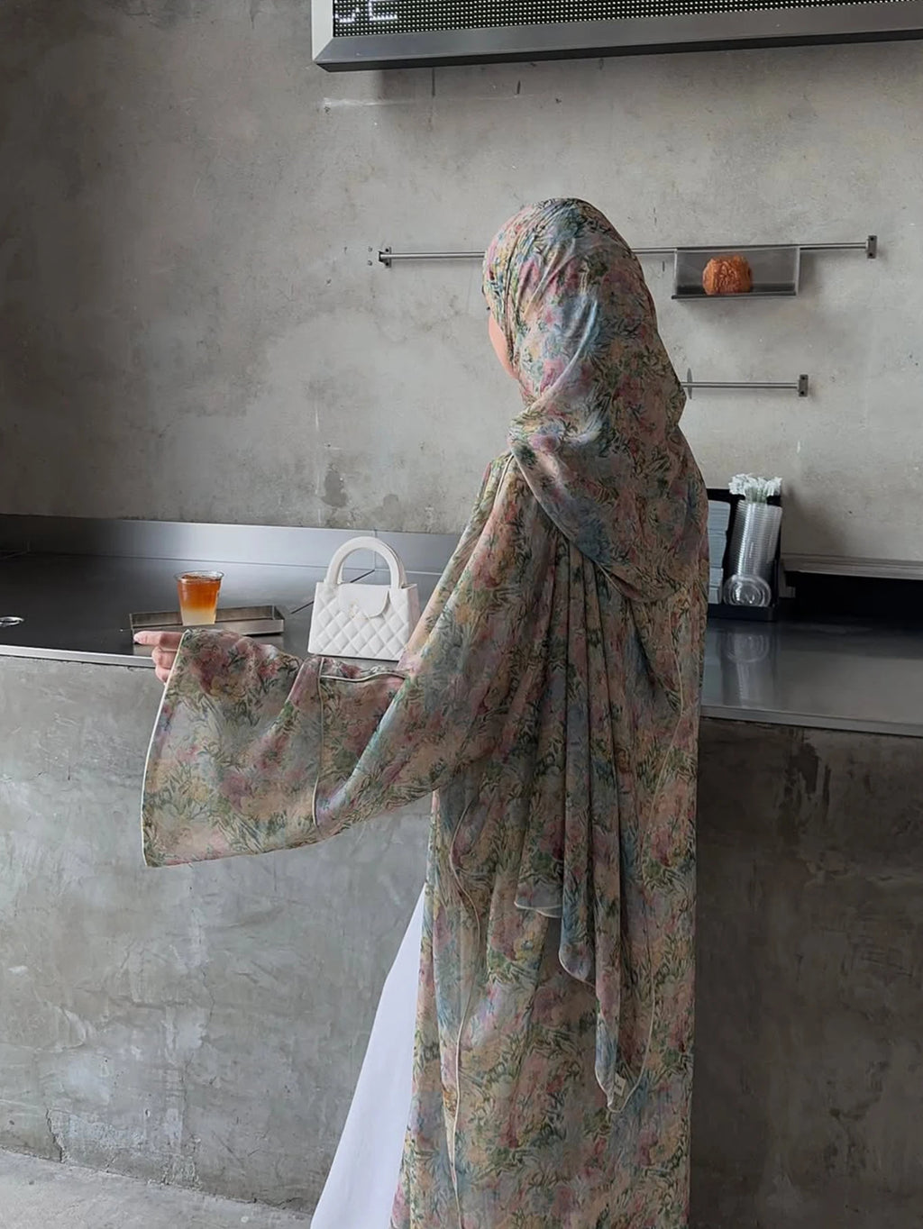 Middle Eastern elegant Floral Print Abaya with Headscarf