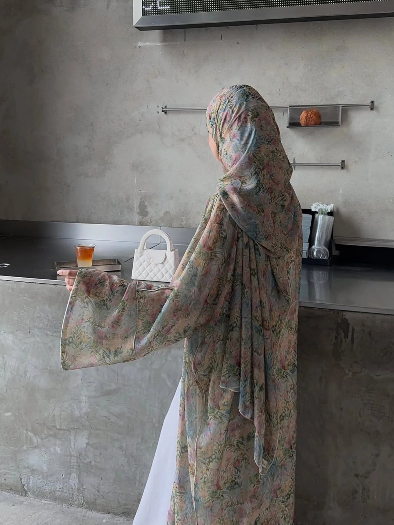 Middle Eastern elegant Floral Print Abaya with Headscarf